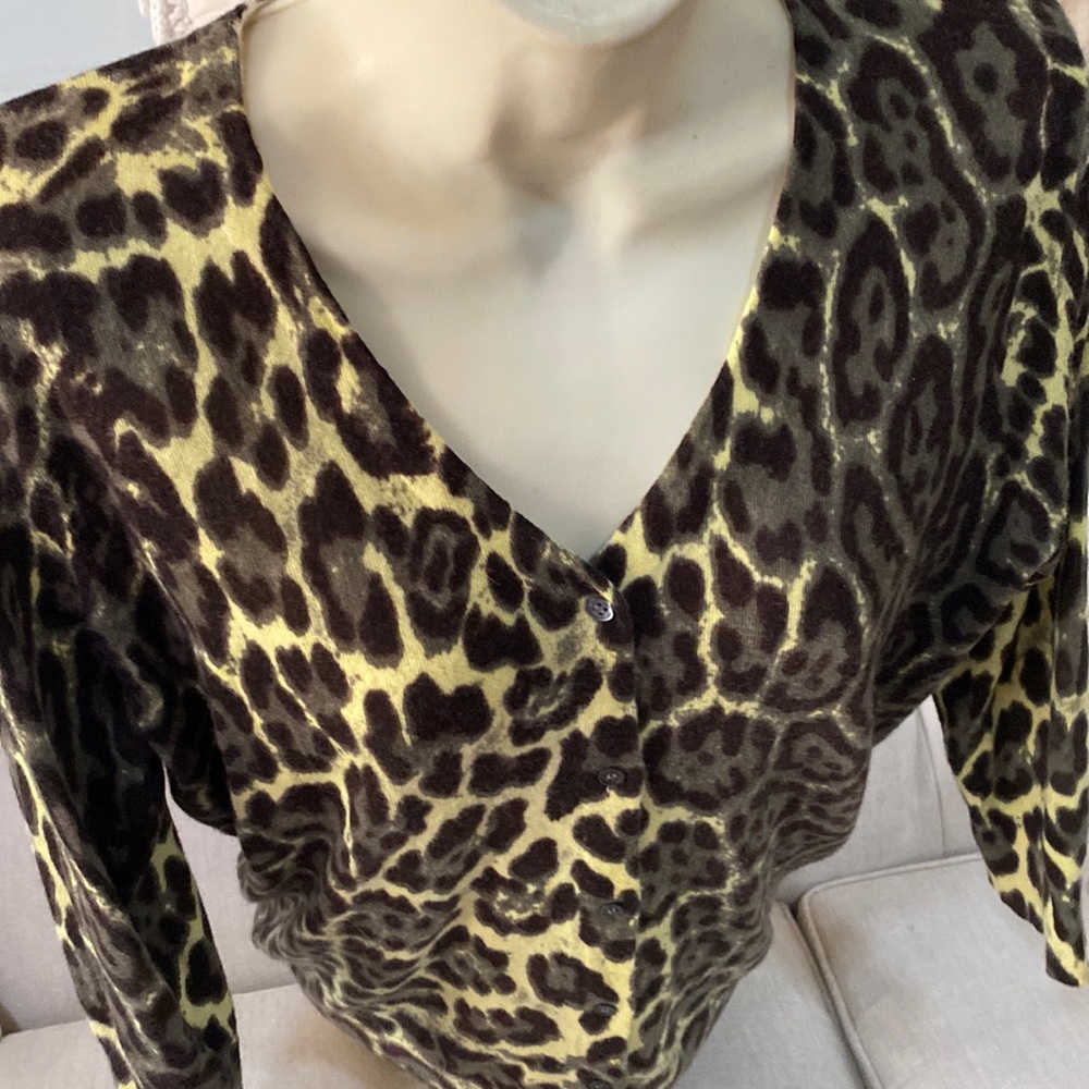 NEIMAN MARCUS CASHMERE COLLECTION Button down sweater jacket 3/4 sleeves size XL